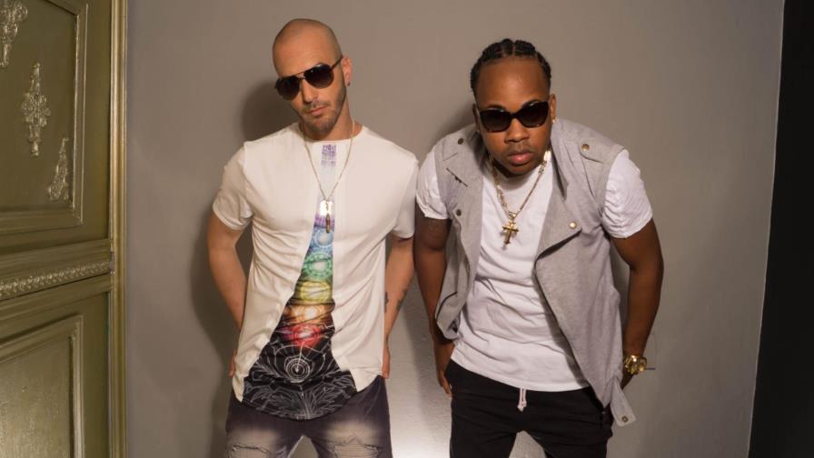 El Tapo y Raya celebran éxito de los temas “Quítate el top” y “Bomba