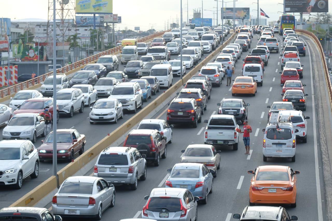 El toque de queda se inicia a las 5:00 de la tarde hasta las 5:00 de la mañana.