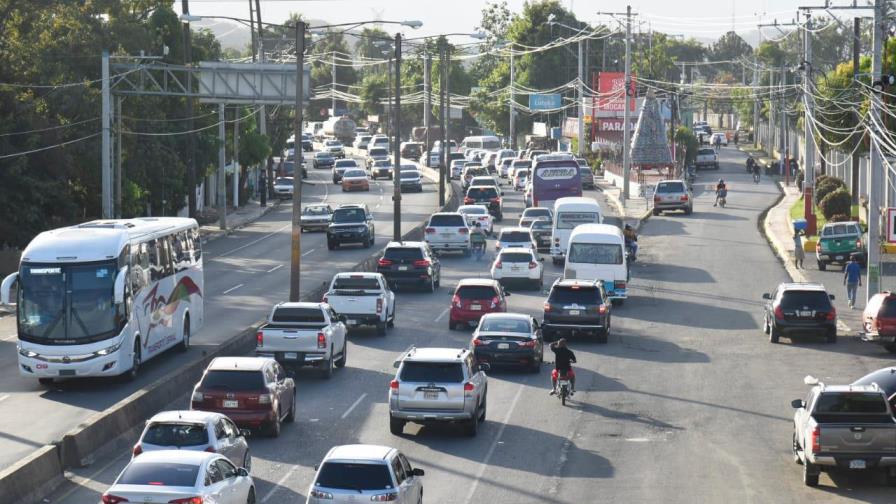 Gran taponamiento en la autopista Duarte con destino al Cibao