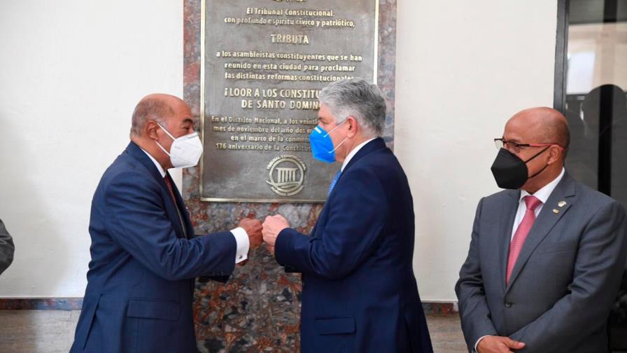 Tribunal Constitucional devela tarja conmemorativa a la Asamblea Constituyente en el Congreso 