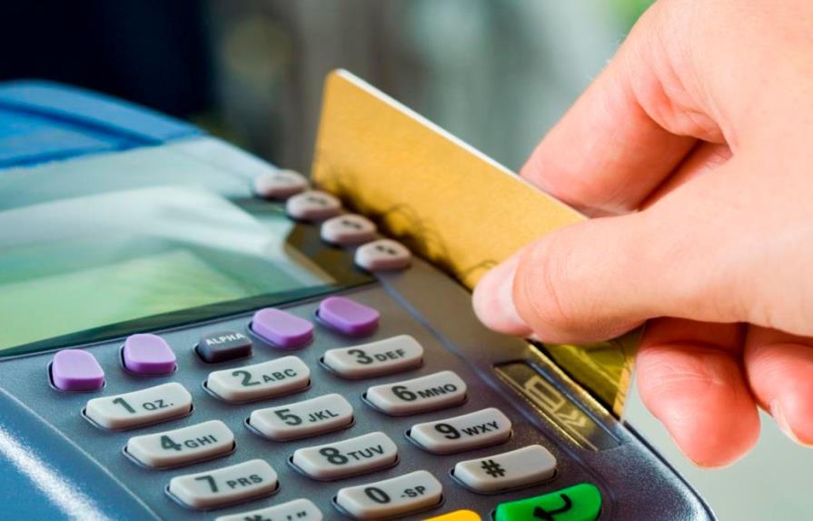 Consumos con tarjetas de débito comienzan a recuperarse