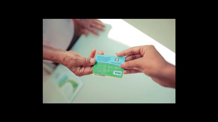 Vicepresidenta dice sancionarán comercios que han aumentado precios 
El 97% de los beneficiarios de “Quédate en casa” dice que ha recibido buen trato de los comercios 
La mayoría afirmó que encontró los productos cuando fue al establecimiento a comprar