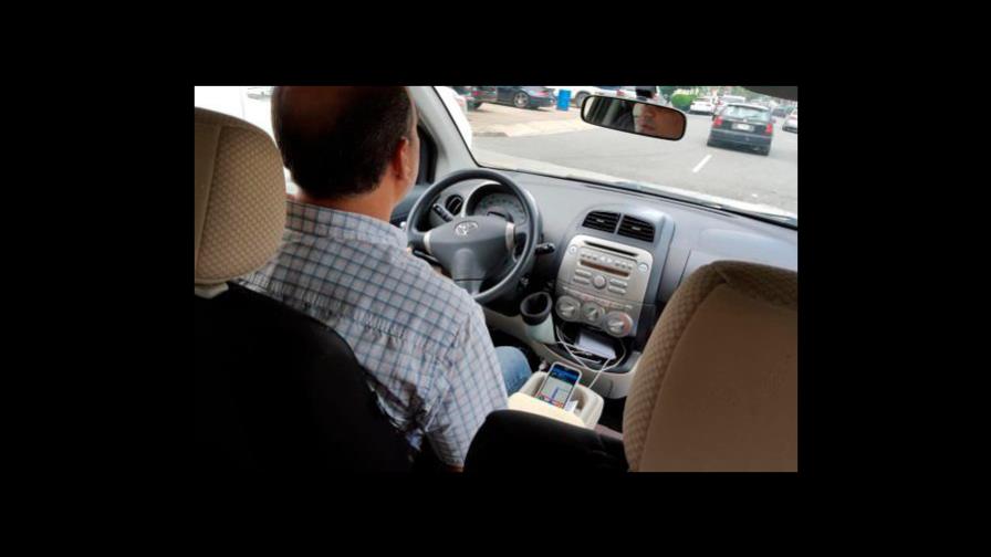 Taxistas doblan y triplican tarifas en horas cercanas al toque de queda