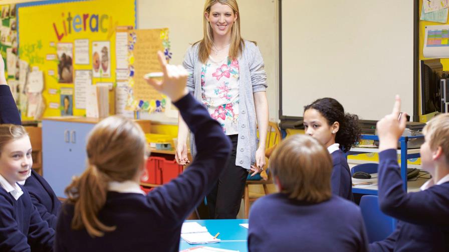 Los maestros juegan un papel importante en el contagio escolar del COVID-19 