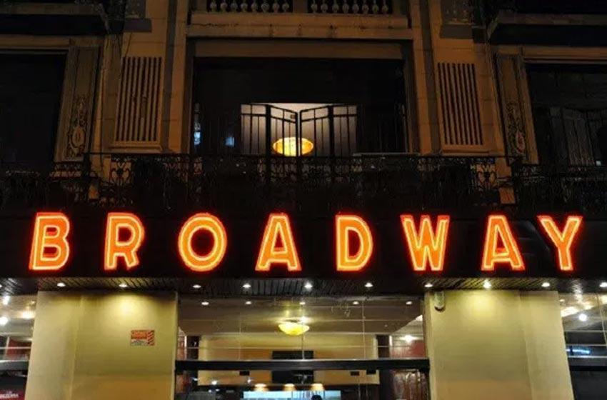 Broadway anuncia que no abrirá sus teatros hasta 2021