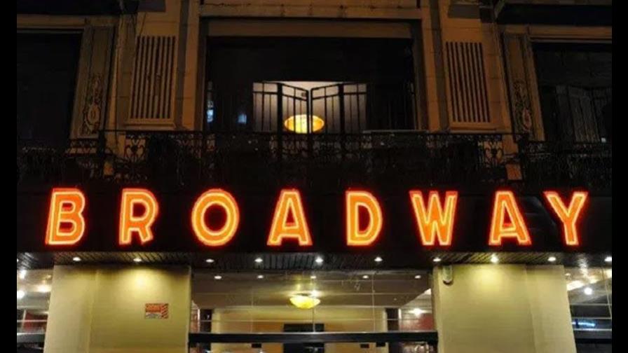 Broadway anuncia que no abrirá sus teatros hasta 2021