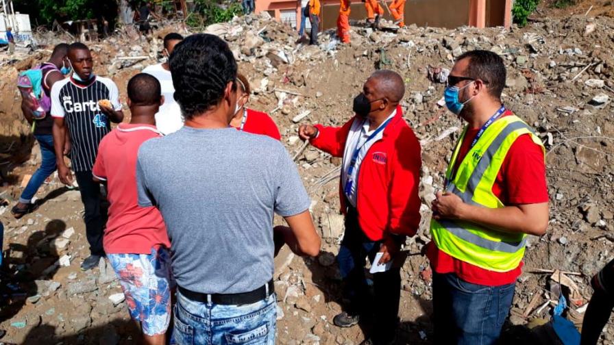 Técnicos del Invi hacen levantamiento de familias afectadas por la tormenta Laura Técnicos del Invi hacen levantamiento de familias afectadas por la tormenta Laura