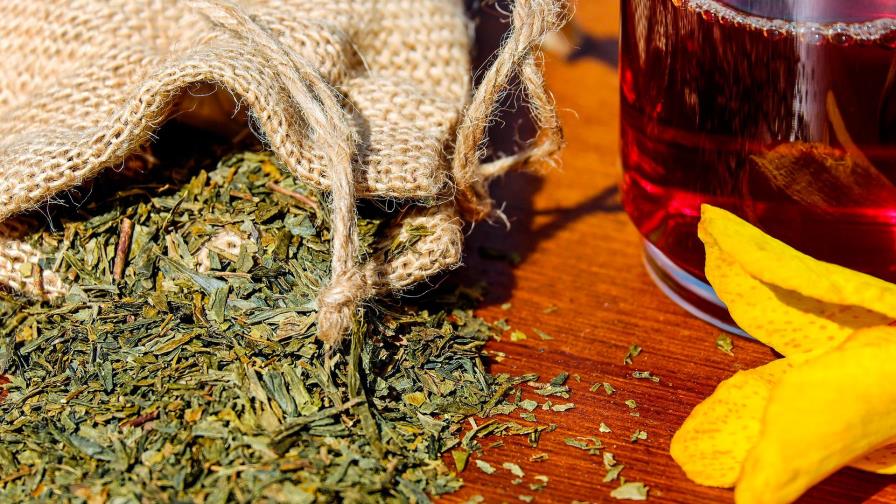En Madagascar, el ejército entrega gratis a domicilio una poción de té contra COVID-19 En Madagascar, el ejército entrega gratis a domicilio una poción de té contra COVID-19