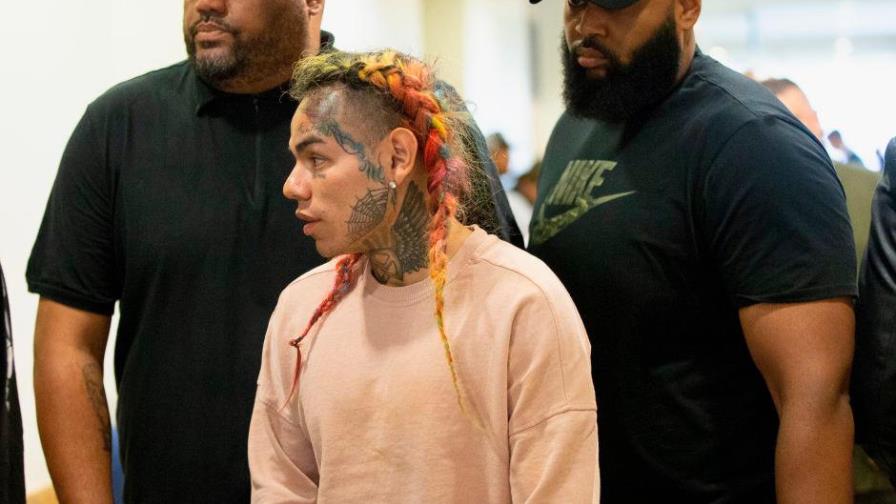 Rapero Tekashi 6ix9ine habla en juicio; confirma que Cardi B era pandillera