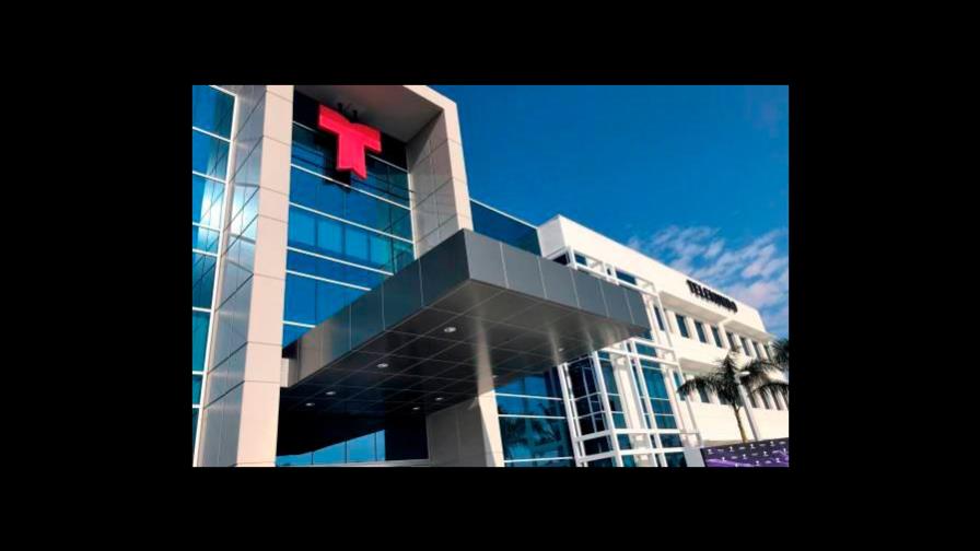 Telemundo realiza la primera premiere de una telenovela en un autocine