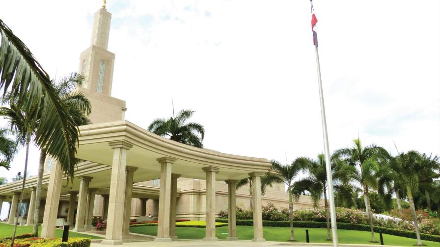 La iglesia mormona reabrió sus puertas