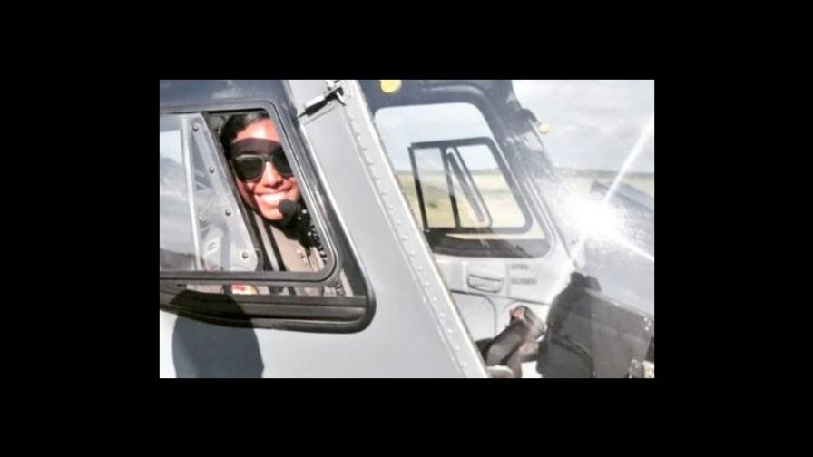 La primera teniente, o tenienta, no la primer teniente