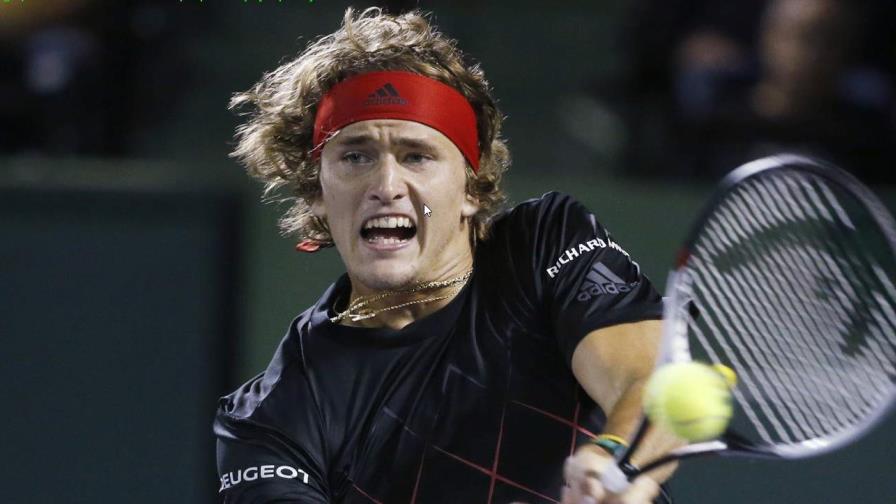 Alexander Zverev sorprende a Novak Djokovic y gana el Masters