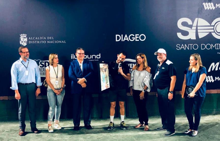 Emotivo homenaje a Víctor Estrella en el SD Open en despedida del tenis profesional