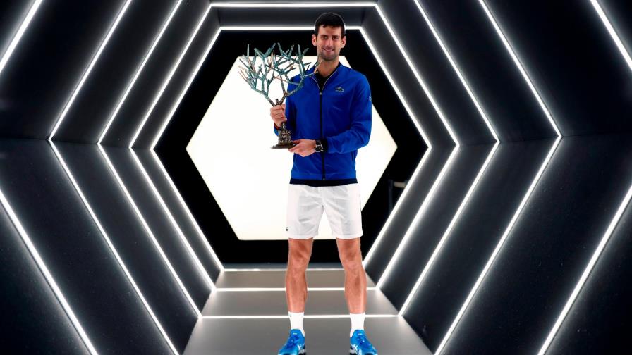 Djokovic impone su ley y gana el Masters 1000 de París por quinta vez Djokovic impone su ley y gana el Masters 1000 de París por quinta vez