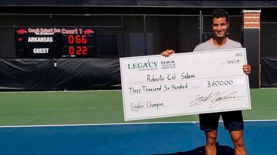 Dominicano Roberto Cid, campeón de dobles y sencillos en Arkansas