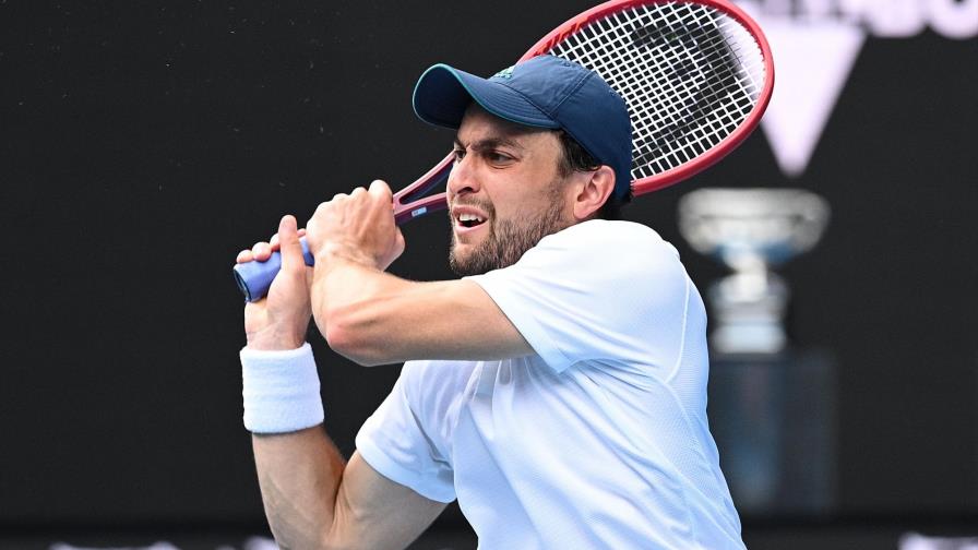 Karatsev llega a semifinales del Abierto de Australia