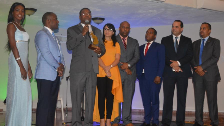 Premios Santo Domingo Oeste concluye segunda versión 