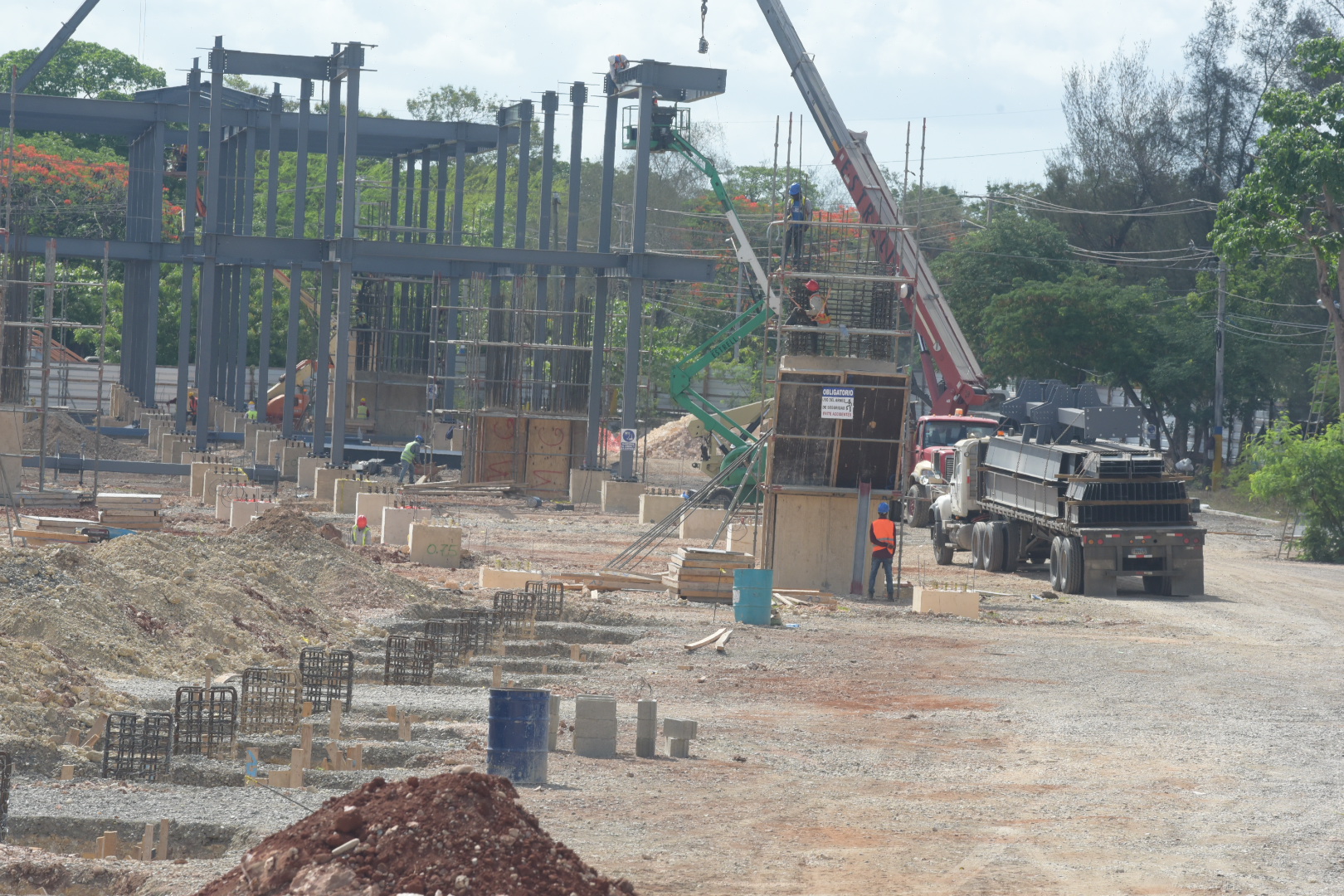 Grupos comunitarios protestan para que la obra no continue(José Justo Féliz