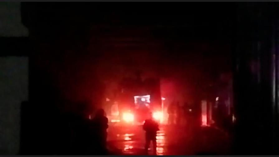 Video | Bomberos controlan incendio en Termo Envases, en Haina