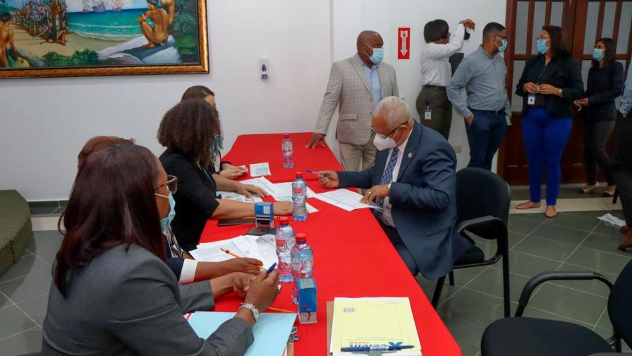 Tesorería Nacional inicia pago del mes de julio a empleados mediante cheques 