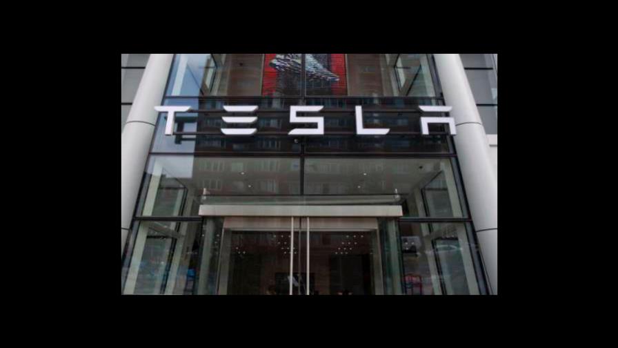 Tesla anuncia que produjo más de medio millón de vehículos en 2020
