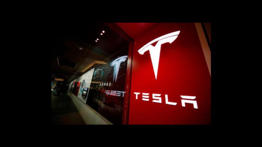 Tesla se dispara en Wall Street hasta los 900 dólares por acción Tesla se dispara en Wall Street hasta los 900 dólares por acción