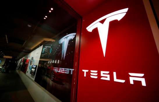 Tesla venderá acciones para recaudar unos 2,000 millones de dólares