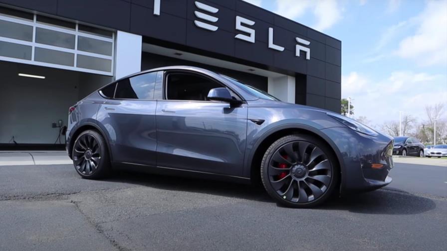 Tesla invierte 1,500 millones de dólares en bitcoin