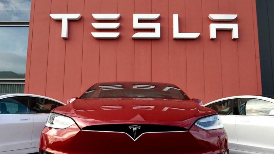 Seis trabajadoras demandan a Tesla por acoso sexual