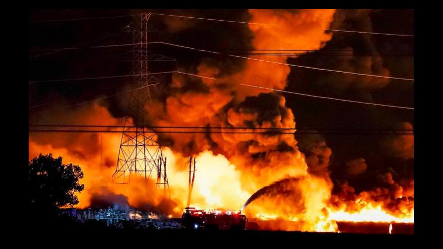 Fuerte explosión en Texas luego de que tren chocara con un camión 