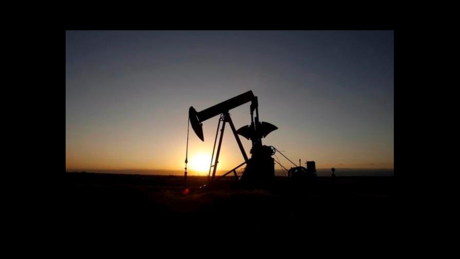 El Texas continúa retroceso y cede 5 % por falta de espacio para almacenaje