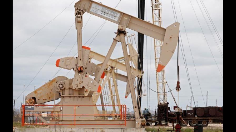 El petróleo de Texas abre con un alza del 1.25 %, hasta 57.56 dólares