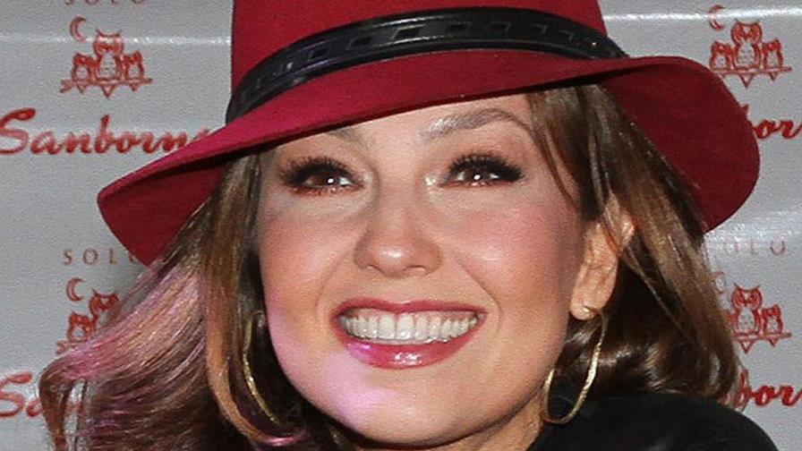 Thalía muestra un viaje personal por el amor en su disco DesAMORfosis