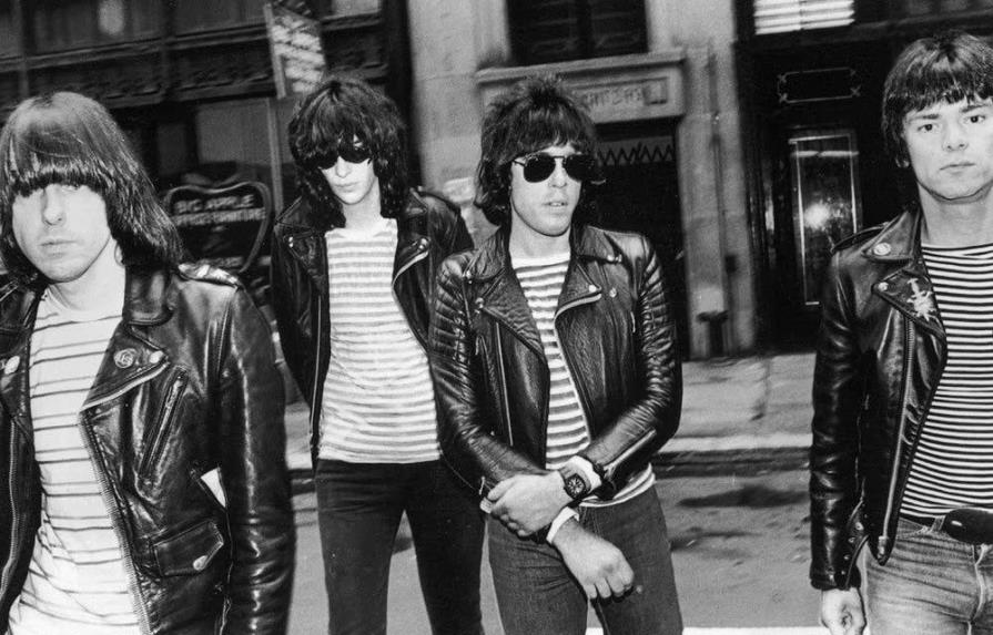 La combustión entre los Ramones y el productor Phil Spector sube a escena