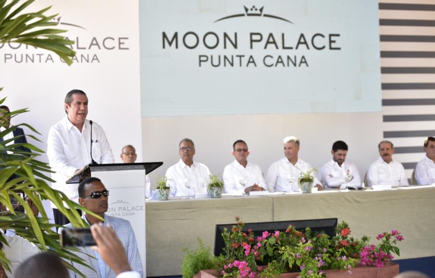 Ministro de Turismo defiende construcción de torres en nuevo hotel Moon Palace 