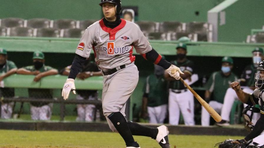 El Escogido se impone en el Tetelo con bate de Dunand y Puello 