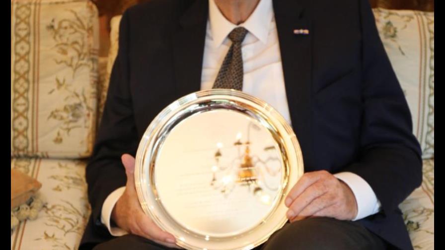 Cuerpo consular reconoce a Wilhelm Brouwer Cuerpo consular reconoce a Wilhelm Brouwer