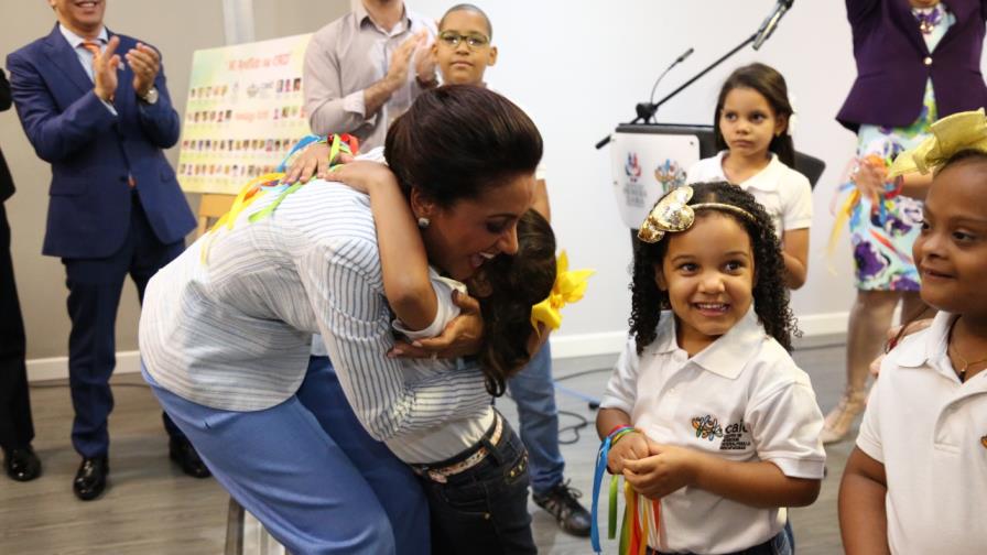Gradúan niños discapacitados en programa CAID Santiago