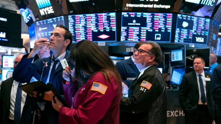 El miedo a que se paralice la economía vuelve a hundir las bolsas El miedo a que se paralice la economía vuelve a hundir las bolsas