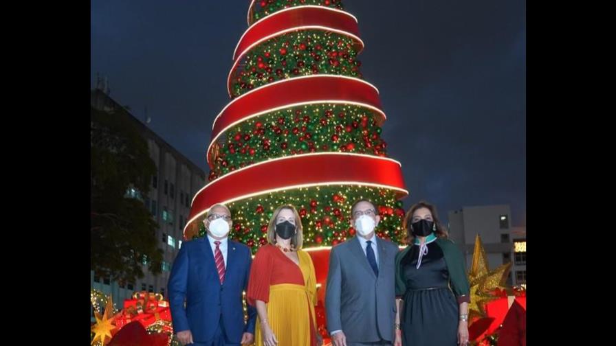 El Banco Central encendió su árbol de Navidad