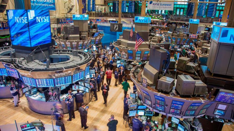 Wall Street amplía pérdidas a media sesión y el Dow pierde más de 400 puntos Wall Street amplía pérdidas a media sesión y el Dow pierde más de 400 puntos