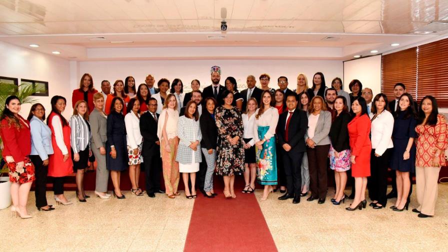 Hacienda culmina programa formativo que dotó a 40 directivos de herramientas gerenciales Hacienda culmina programa formativo que dotó a 40 directivos de herramientas gerenciales