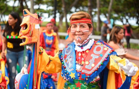 Concluye carnaval de Puerto Plata 2020 con un vistoso desfile