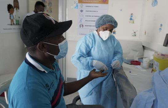 Fundación Refidomsa impacta familias de Nigua con operativo de acción social