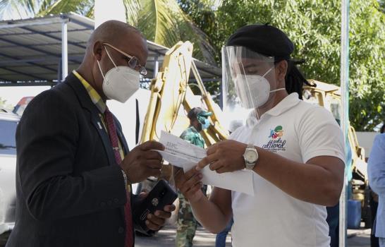 Fundación Refidomsa impacta familias de Nigua con operativo de acción social