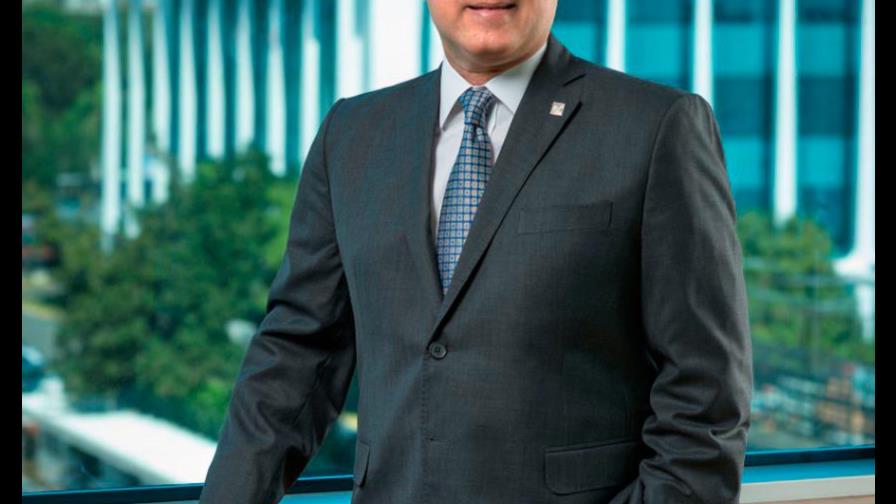 APAP reconstruye acera adaptada para personas ciegas