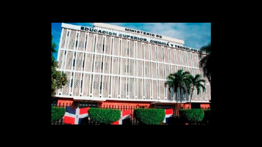 Denuncian universidades se resisten a volver a clases presenciales Denuncian universidades se resisten a volver a clases presenciales