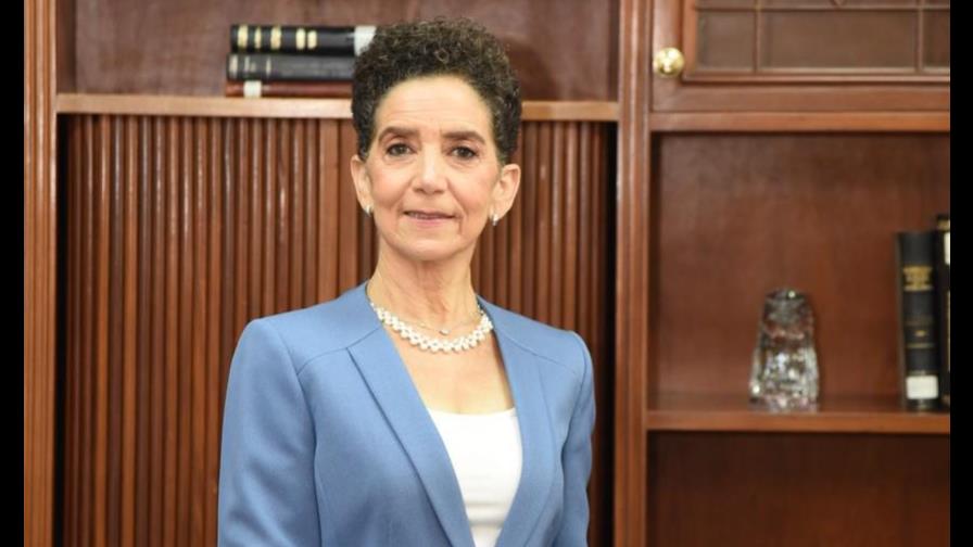 Ulises Cabrera renueva su imagen corporativa