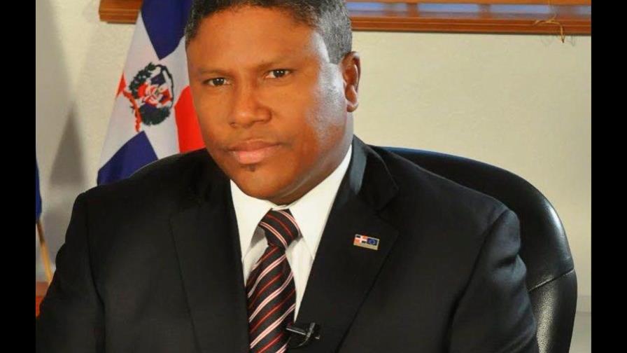 Fuerza del Pueblo critica pretensión del Gobierno de gravar doble sueldo Fuerza del Pueblo critica pretensión del Gobierno de gravar doble sueldo